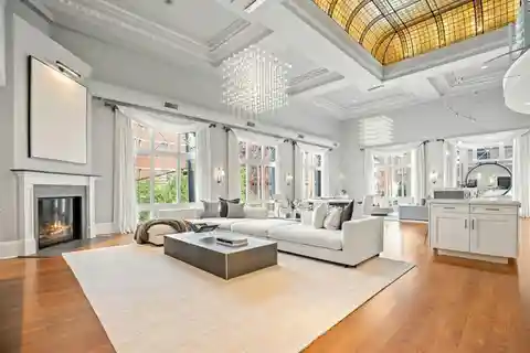 Corner Loft at the Historic Jefferson Trust Bank Building