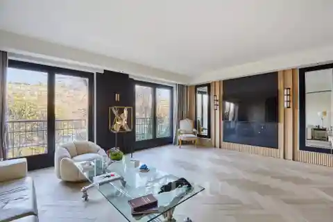 Entirely Renovated Apartment