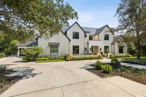 Exquisite Vaquero Estate with Pool and Spa Retreat