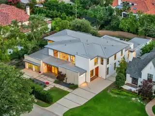 Striking Modernist Home