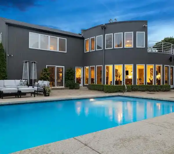 TRANSITIONAL RANCH-LIKE BEAUTY