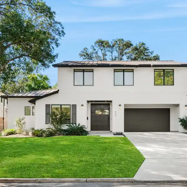 STUNNING CALIFORNIA CONTEMPORARY