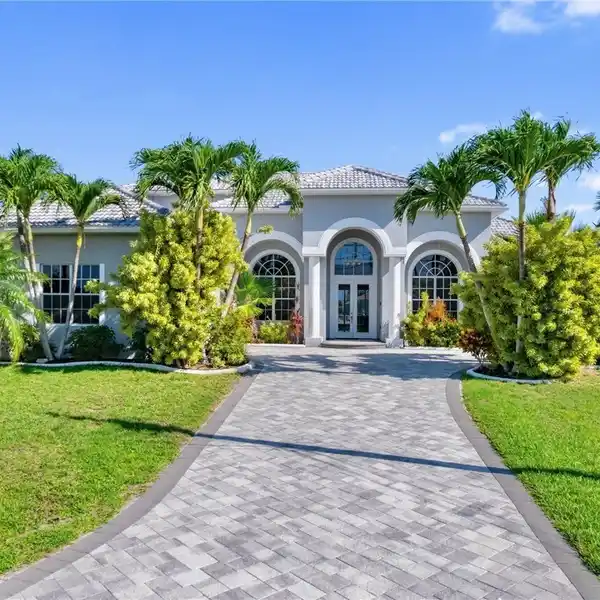 GULF-ACCESS SANCTUARY WITH PRIVATE DOCK