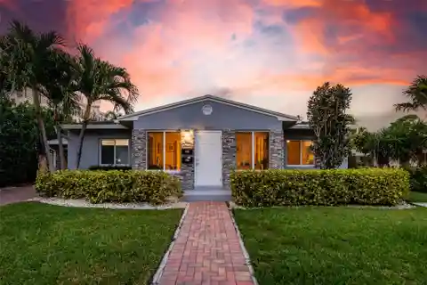 Stunning Renovated Home in Victoria Park