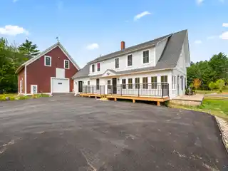 Renovated 1880s Farmhouse and Barn
