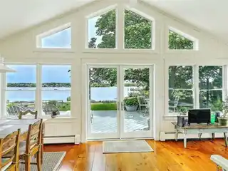 Charming Waterfront Cottage with Stunning River Views