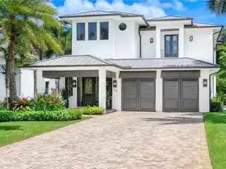 The Ultimate Naples Lifestyle