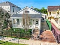 GORGEOUS UPTOWN LOCATION