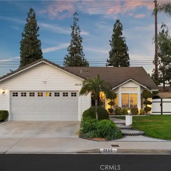CHARMING SINGLE-STORY HOME IN A QUIET NEIGHBORHOOD