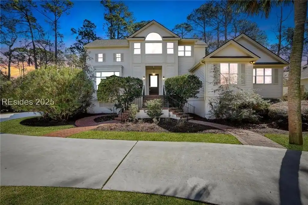 Stunning Home in the Sought-after Wexford Neighborhood