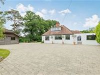 WELL PRESENTED HOME WITH AN IMPRESSIVE ANNEXE AMIDST LOVELY GROUNDS