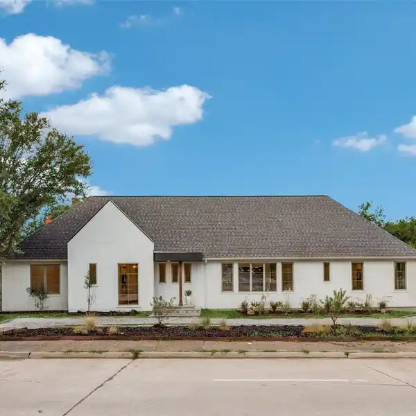 EXCEPTIONAL SPACE, LUXURY, AND THOUGHTFUL DESIGN