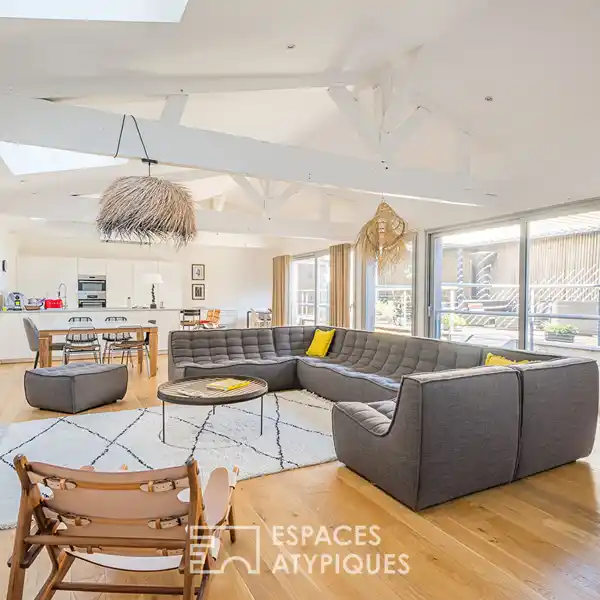 GRACIOUS LOFT IN THE HEART OF CHARTRONS