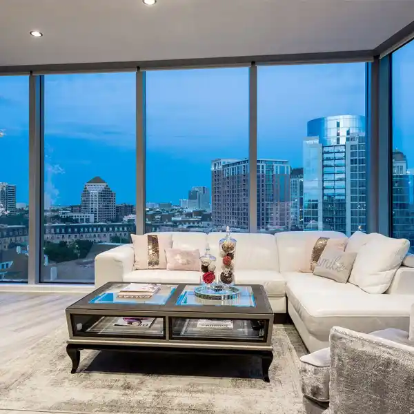 LUXURY HIGH RISE LIVING