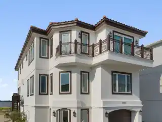 Exquisite Waterfront Residence in Sailmaker Cove