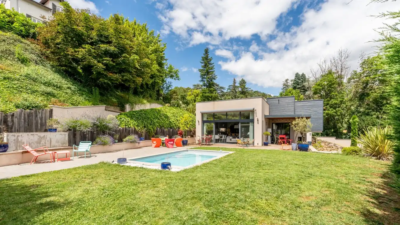 Gorgeous Contemporary Pool Home