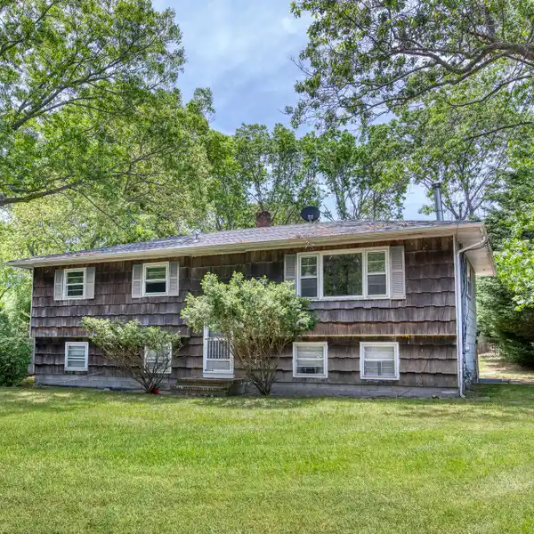 BEAUTIFUL INVESTMENT OPPORTUNITY IN SAG HARBOR VILLAGE