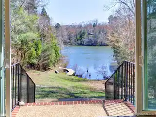 Gorgeous New Custom Home in Breeze Hill