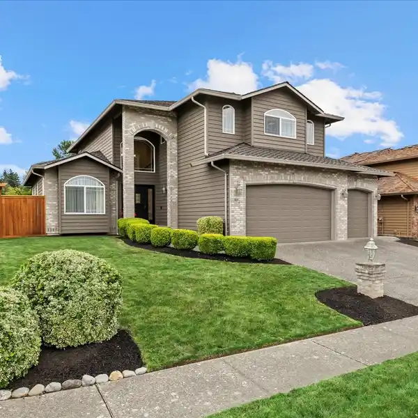 UPDATED HOME ON A LARGE CORNER LOT IN APPLE TREE