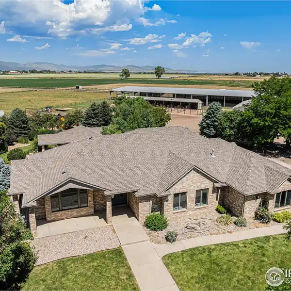 EXQUISITE HORSE PROPERTY