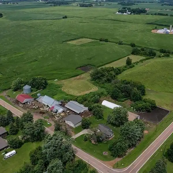 COUNTRY LIVING ON RARE ACREAGE