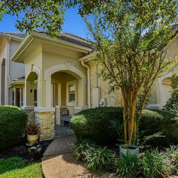 WONDERFULLY SITUATED RIVER PLACE HOME