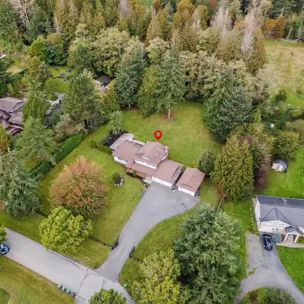 PRESTIGIOUS LOCATION IN REDWOOD PARK
