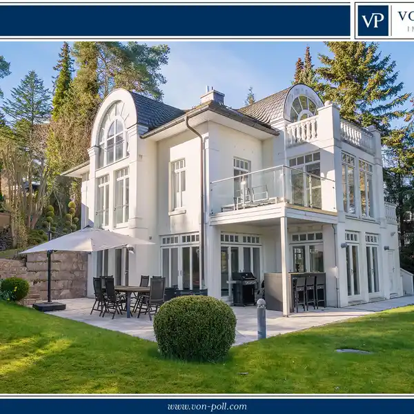 IMPRESSIVE VILLA ON SPACIOUS PROPERTY