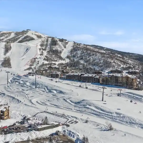 CRAWFORD SQUARE'S EXCLUSIVE SLOPESIDE RESIDENCE