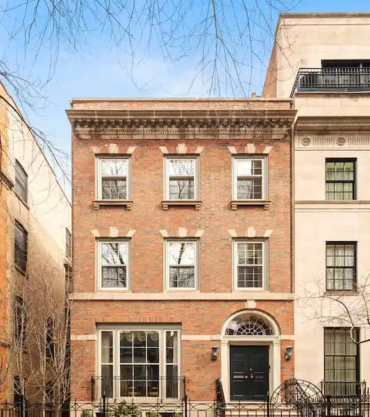 ELEGANT HOME IN THE HEART OF THE GOLD COAST