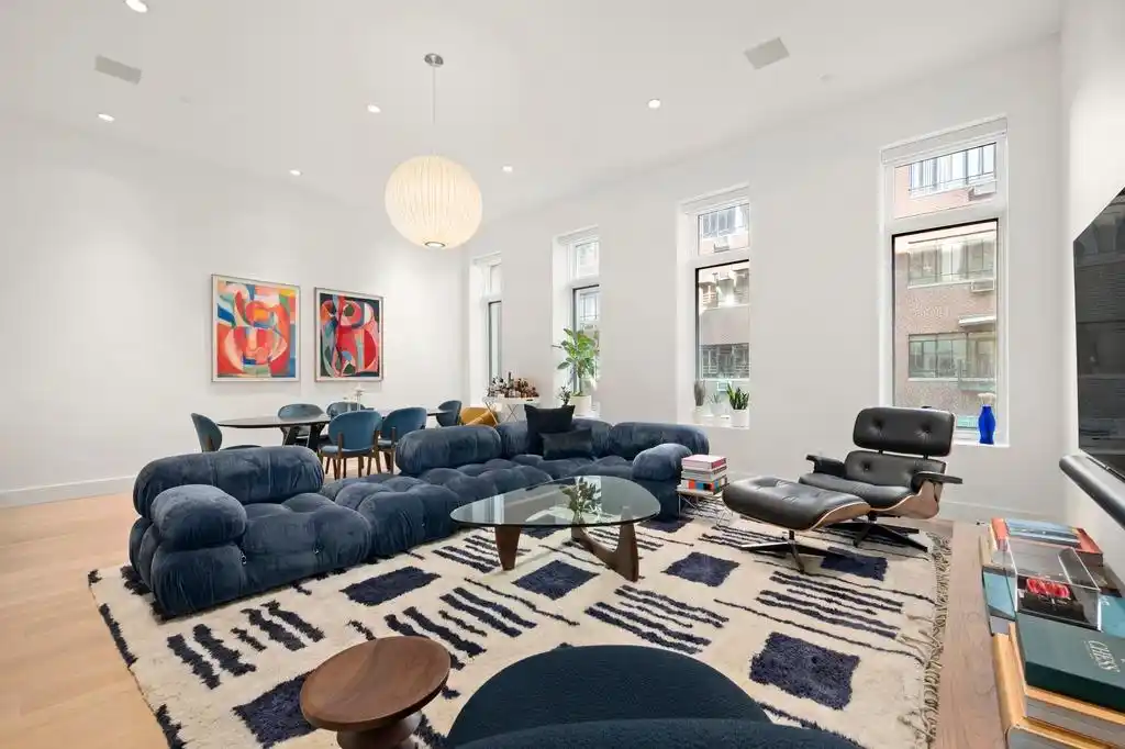 Refreshed Full-floor Residence in Tribeca