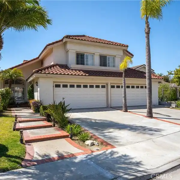WELL-MAINTAINED HOME IN GREAT LOCATION
