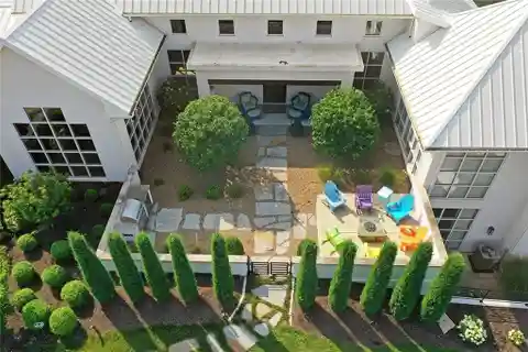 A Showstopper in Every Sense