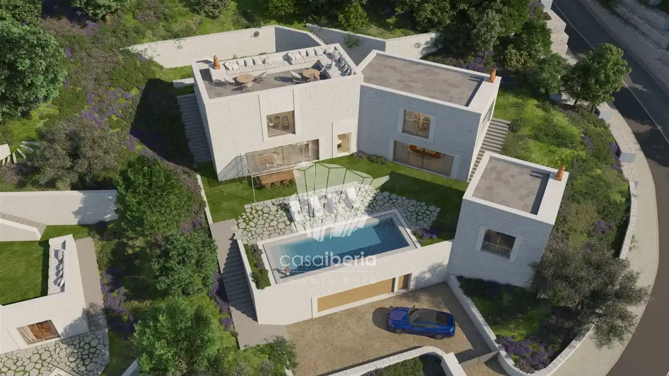 Posh New Villa