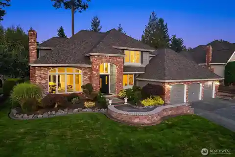 Urban Oasis in Coveted Harbour Pointe