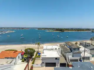 Exceptional Bayfront Residence