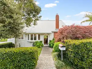 Charming Bungalow with Modern Comfort and Privacy