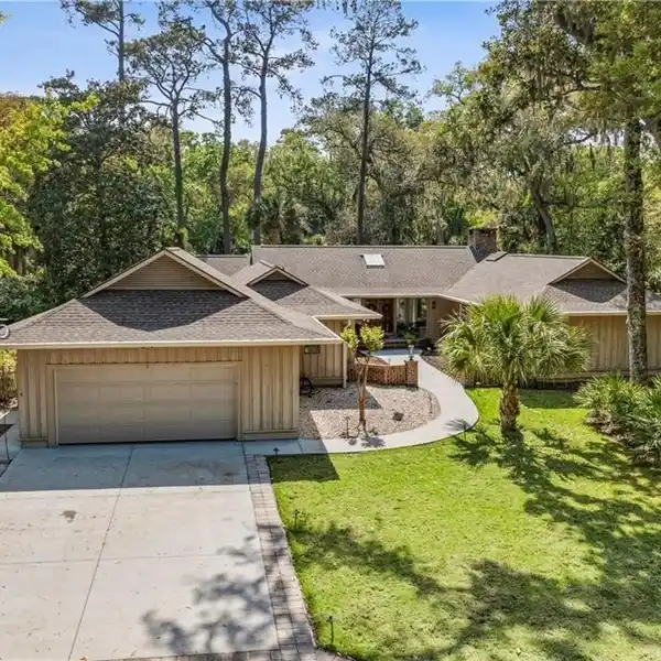 RENOVATED POOL HOME OVERLOOKING HERON POINT GOLF COURSE