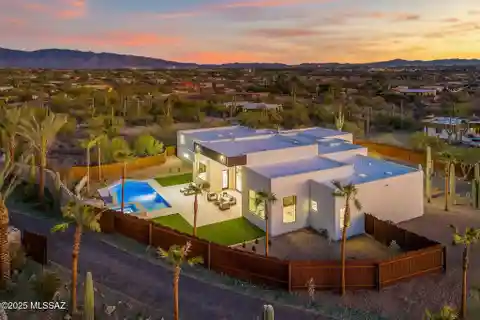 New Construction on a Sprawling Lot in the Catalina Foothills