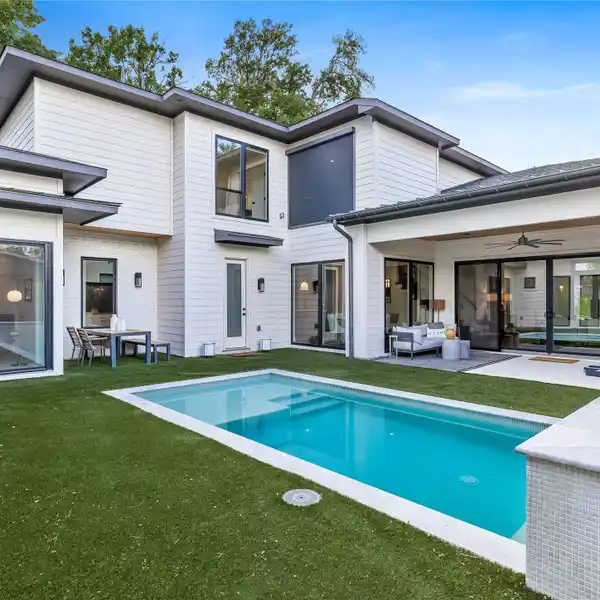 MODERN LUXURY IN THE HEART OF LAKEWOOD
