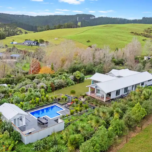 NORTH-FACING SANCTUARY WITH STUNNING EXTRAS