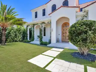 Chic Modern Mediterranean Residence