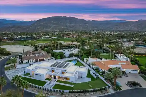 Modern Luxury in Prestigious Clancy Lane Estates