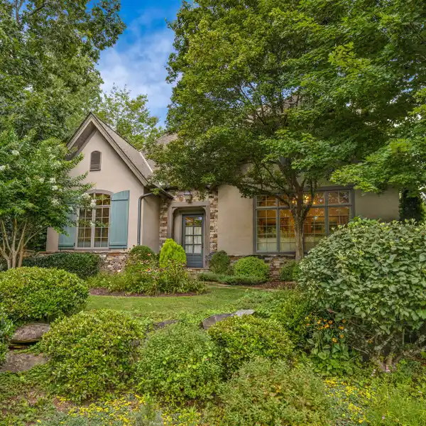 MANAGEABLE LUXURY HOME IN COVE PARK
