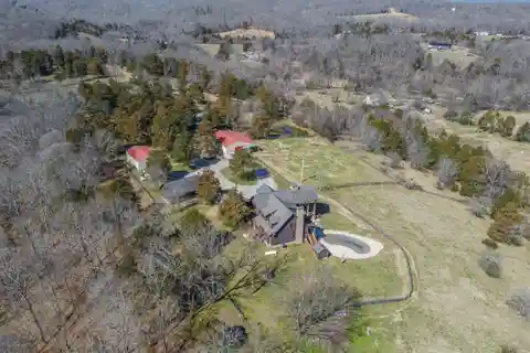 Secluded Singer-songwriters Retreat