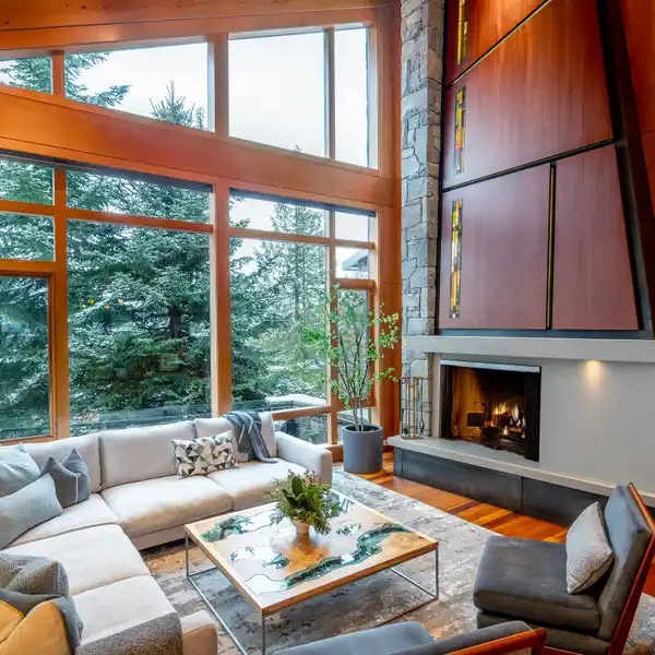 EXCLUSIVE SKI-IN RESORT HOME