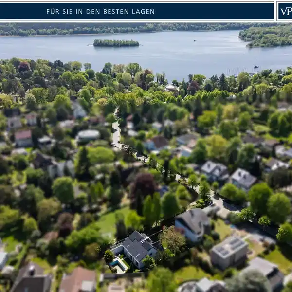 EXCEPTIONAL AND ENERGY-EFFICIENT ARCHITECT'S HOME