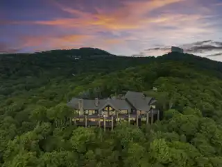Immaculate Mountain Estate in Linville Ridge