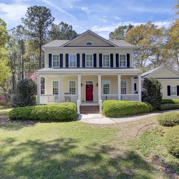 CLASSIC GEORGIAN STYLE HOME IN GRACIOUS POPLAR GROVE