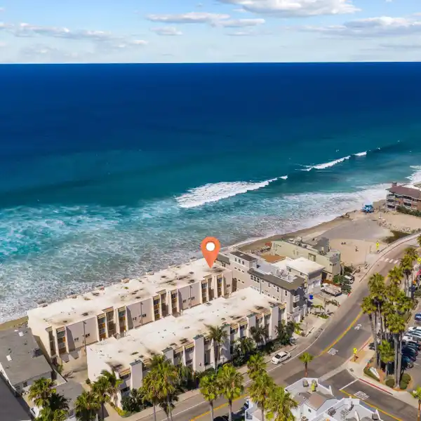 OCEANFRONT TOWNHOME WITH PANORAMIC WHITE WATER VIEWS
